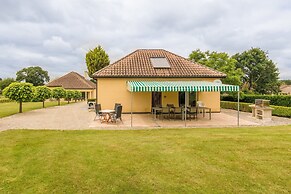 Modern Holiday Home in Aquitaine
