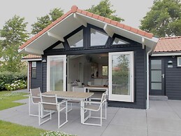 Lovely Holiday Home in Kattendijke Near Centre