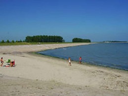 Lovely Holiday Home in Kattendijke Near Centre