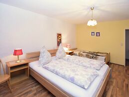 Welcoming Chalet Near Forest in Rohrnbach