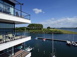 Contemporary Apartment in Kamperland Near Lake