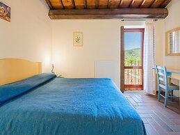 Quiet Holiday Home in Sellano With Swimming Pool a few Kilometers From