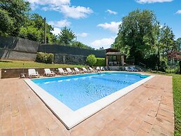 Quiet Holiday Home in Sellano With Swimming Pool a few Kilometers From