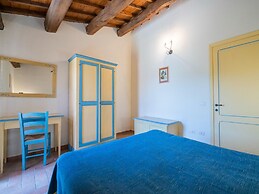 Quiet Holiday Home in Sellano With Swimming Pool a few Kilometers From