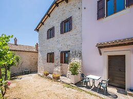 Quiet Holiday Home in Sellano With Swimming Pool a few Kilometers From