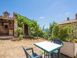 Quiet Holiday Home in Sellano With Swimming Pool a few Kilometers From