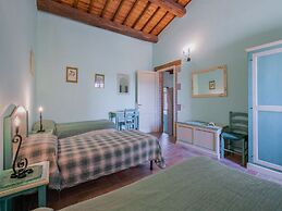 Quiet Holiday Home in Sellano With Swimming Pool a few Kilometers From