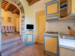 Quiet Holiday Home in Sellano With Swimming Pool a few Kilometers From