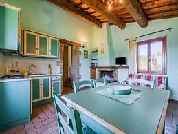Quiet Holiday Home in Sellano With Swimming Pool a few Kilometers From