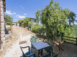 Quiet Holiday Home in Sellano With Swimming Pool a few Kilometers From