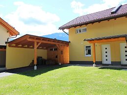 Luxurious Chalet in Kotschach-mauthen Near Ski Area