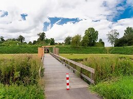 Idyllic Holiday Home in Ooltgensplaat Near Centre
