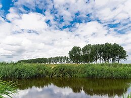 Idyllic Holiday Home in Ooltgensplaat Near Centre