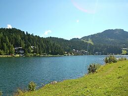 Sunlit Cabin With Jacuzzi in Turracherhohe