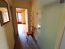 Sunlit Cabin With Jacuzzi in Turracherhohe