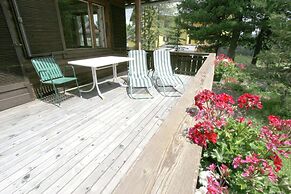 Sunlit Cabin With Jacuzzi in Turracherhohe