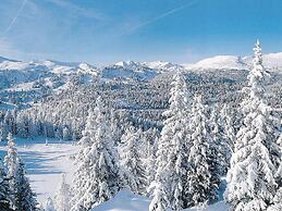 Sunlit Cabin With Jacuzzi in Turracherhohe