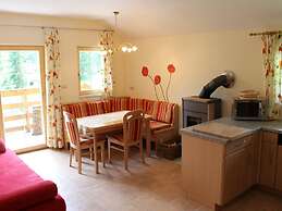 Sunlit Cabin With Jacuzzi in Turracherhohe