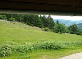 Sunlit Cabin With Jacuzzi in Turracherhohe