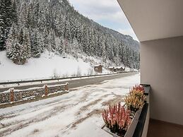 Large Holiday Apartment With Large Balcony in Kappl