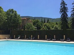 Cozy Apartment With Swimming Pool, Terrace, Garden, Parking