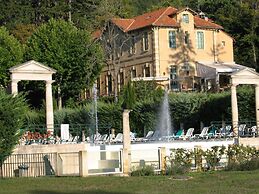 Cozy Apartment With Swimming Pool, Terrace, Garden, Parking