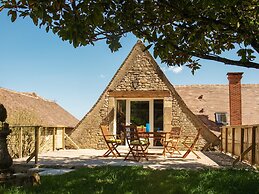 Lovely Cottage in Peyzac-le-moustier With Terrace