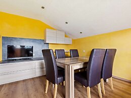 Sunlit Apartment Near Ski Area in Hollersbach im Pinzgau