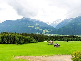 Sunlit Apartment Near Ski Area in Hollersbach im Pinzgau