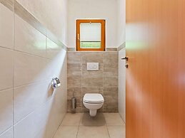 Sunlit Apartment Near Ski Area in Hollersbach im Pinzgau