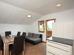 Sunlit Apartment Near Ski Area in Hollersbach im Pinzgau