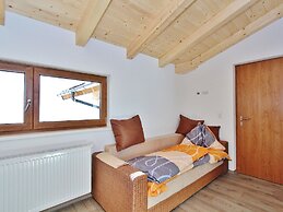 Sunlit Apartment Near Ski Area in Hollersbach im Pinzgau
