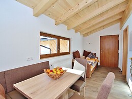 Sunlit Apartment Near Ski Area in Hollersbach im Pinzgau