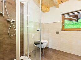 Sunlit Apartment Near Ski Area in Hollersbach im Pinzgau