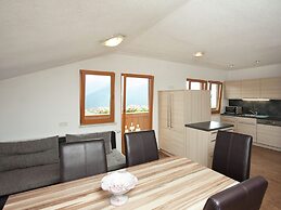 Sunlit Apartment Near Ski Area in Hollersbach im Pinzgau