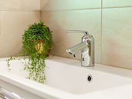 Sunlit Apartment Near Ski Area in Hollersbach im Pinzgau