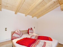 Sunlit Apartment Near Ski Area in Hollersbach im Pinzgau