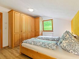 Sunlit Apartment Near Ski Area in Hollersbach im Pinzgau