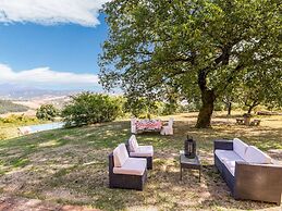 Comfortable Apartment With Stunning Views, Near hot Springs