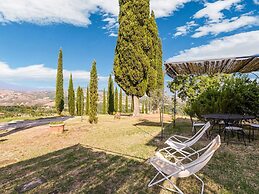 Comfortable Apartment With Stunning Views, Near hot Springs