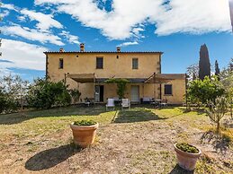 Comfortable Apartment With Stunning Views, Near hot Springs