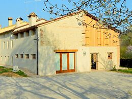 Modern Farmhouse in Pagnano Italy Near Forest