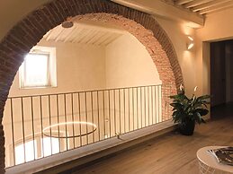 Modern Apartment in Agliana With Shared Garden