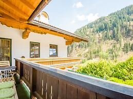 Comfortable Apartment in Mayrhofen With Garden