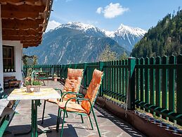 Comfortable Apartment in Mayrhofen With Garden