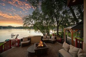 Minnesota Lakehouse Retreat