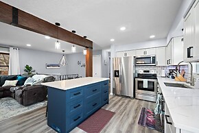 Elm Creek Retreat 4Bd in Maple Grove
