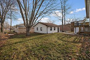 Elm Creek Retreat 4Bd in Maple Grove