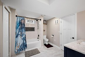 Elm Creek Retreat 4Bd in Maple Grove