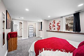 Elm Creek Retreat 4Bd in Maple Grove
